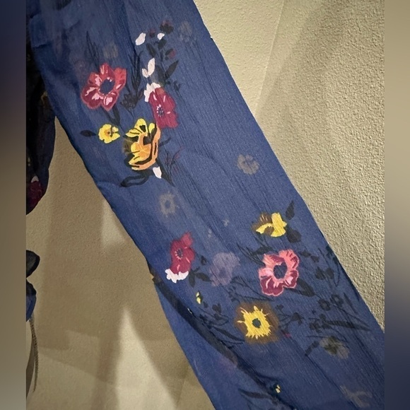 EXPRESS Blue Sheer floral blouse with ruffles, EUC! - Picture 4 of 5